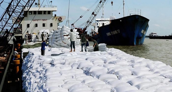 Nhập siêu hơn 20 tỷ USD: Việt Nam còn cơ hội lấy lại thế xuất siêu?